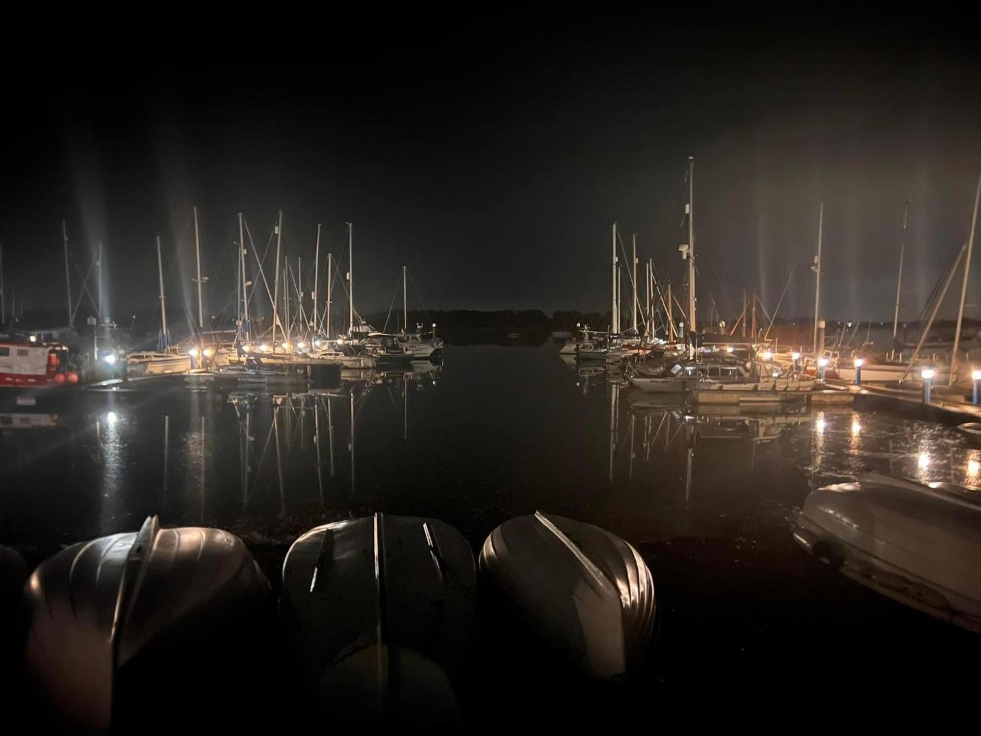 Готель Sea Breeze Ark 900 Емсворт Екстер'єр фото